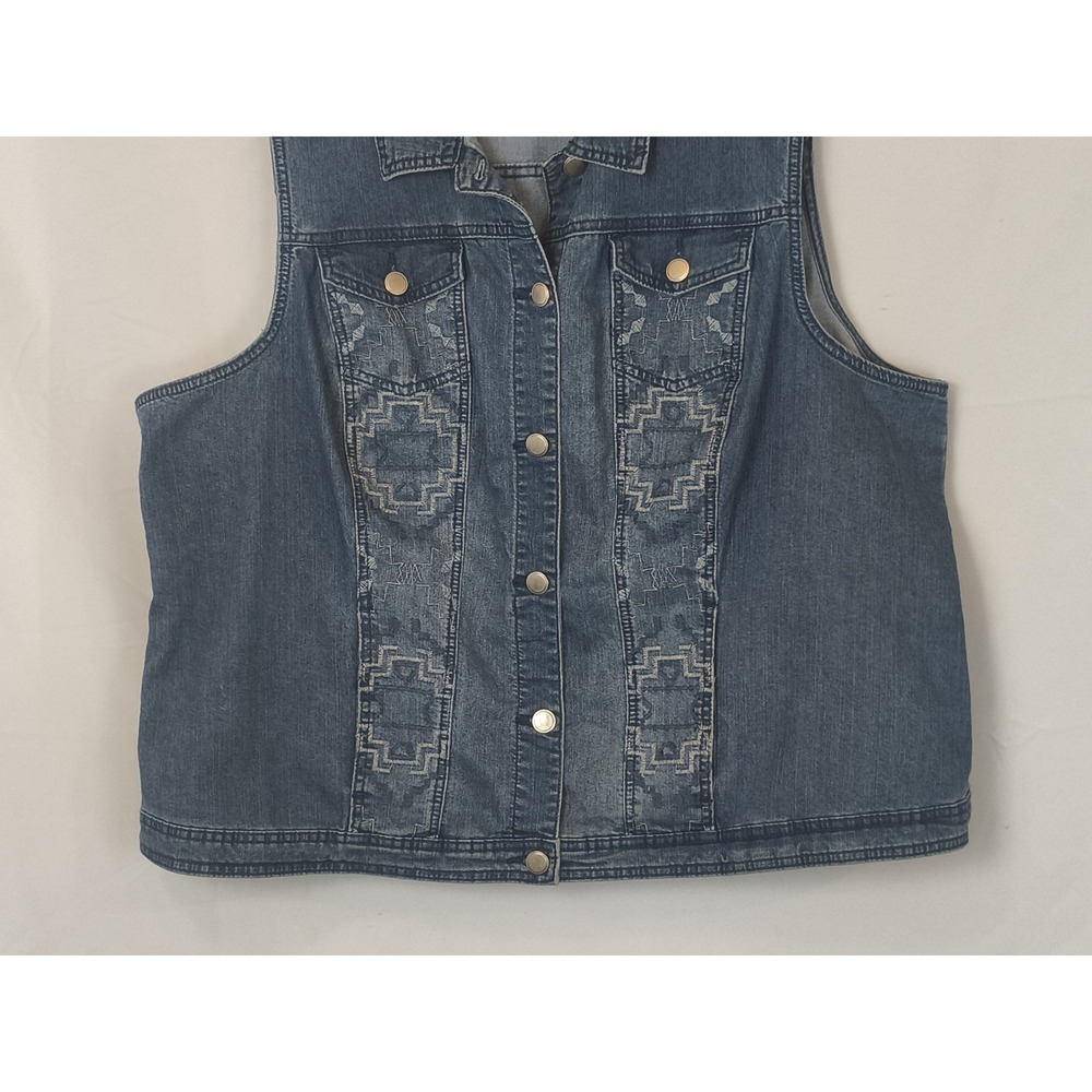 CJ Banks Blue Denim Aztec Southwestern Jean Vest Size 3X Festival Boho Embroider - Picture 7 of 9
